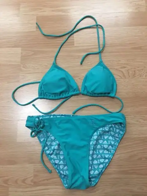 Продам Оригинальний купальник Adidas розмір 32-34