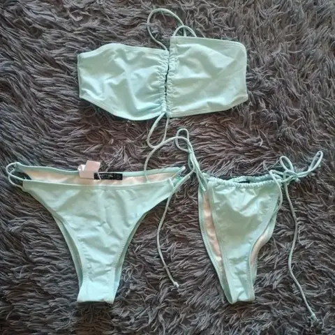 Перехресний блакитний купальник бікіні на ремінцях Nasty Gal