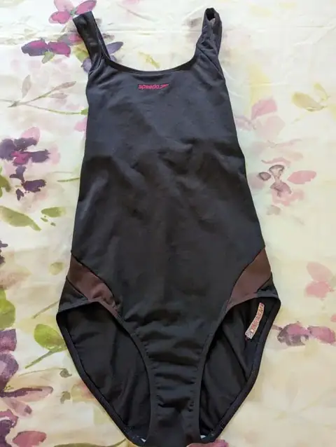 Продам купальник Speedo