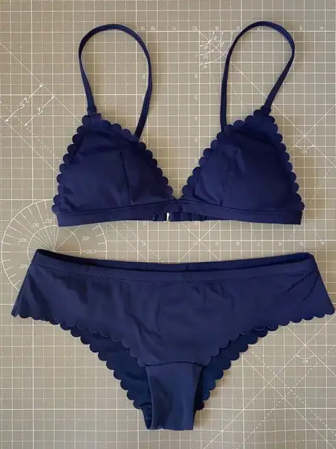 Темно-синій купальник H&M з фігурним краєм