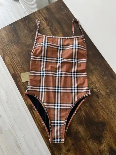 купальник Burberry