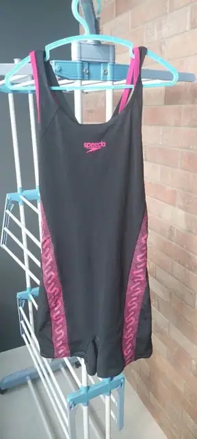 Купальник з шортиками Speedo(розмір М)