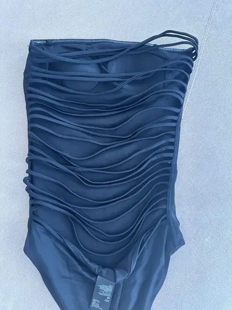 Купальник суцільний чорний , роздільний синій, у смужку  h&m — фото 3