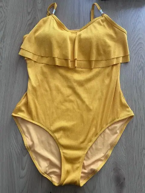 Купальник Primark суцільний, закритий, рюші,волани, розмір 50-54,